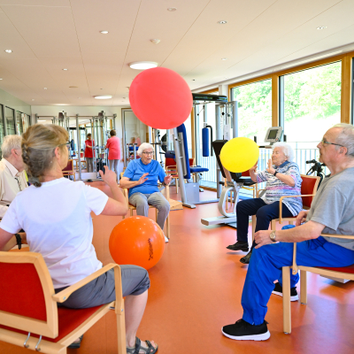 Balltraining im Fitnessraum